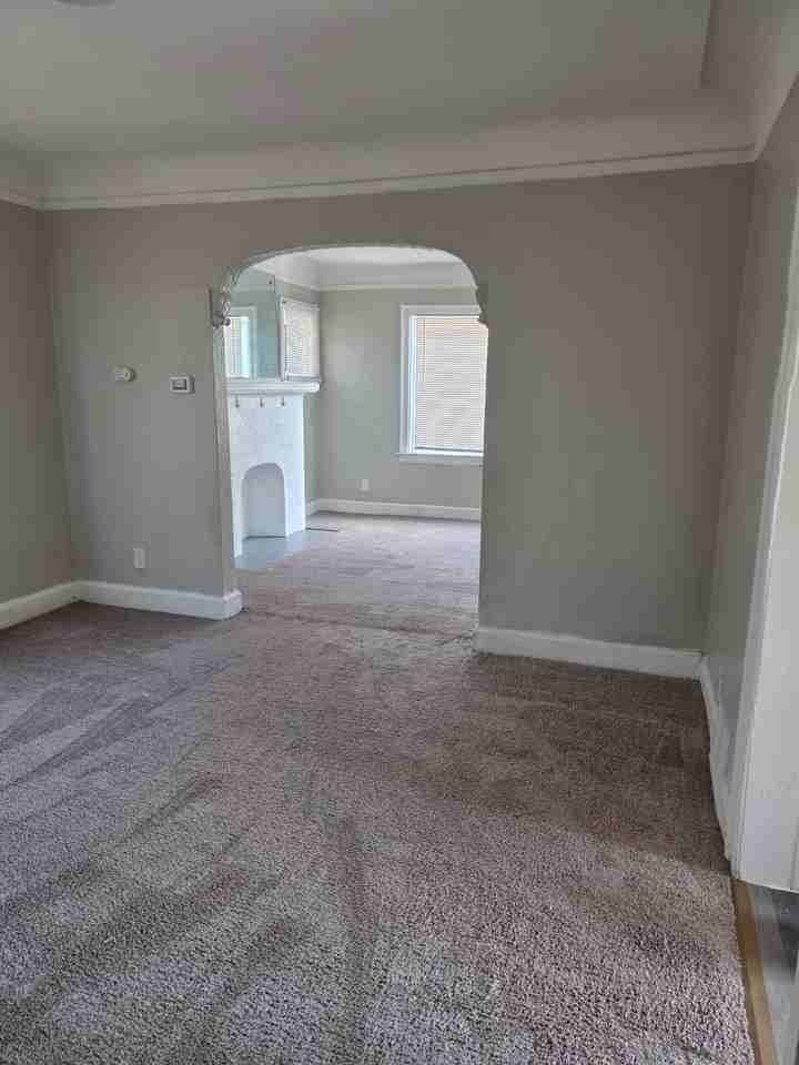 8047 Robson St - Photo 3 of 12