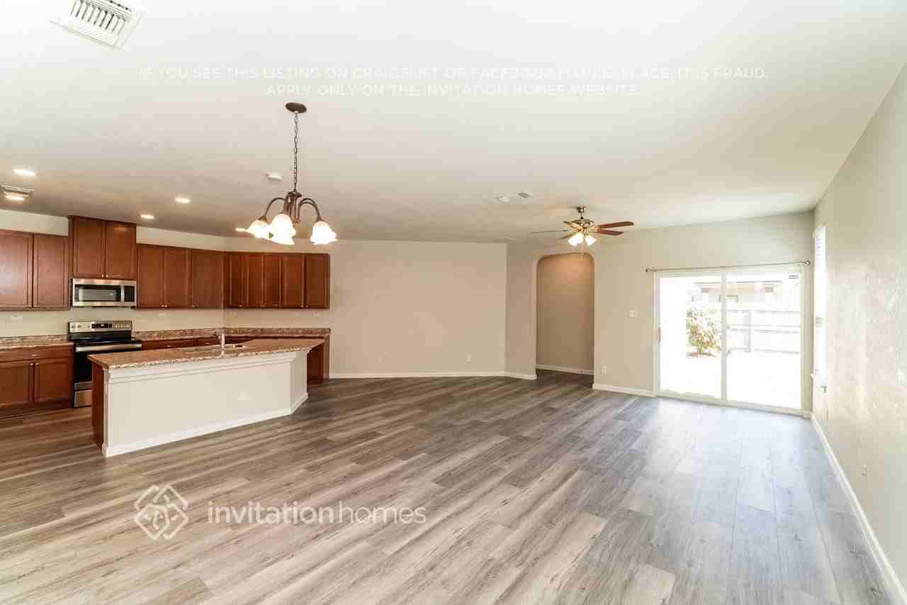 2012 Brandywine Dr - Photo 6 of 17