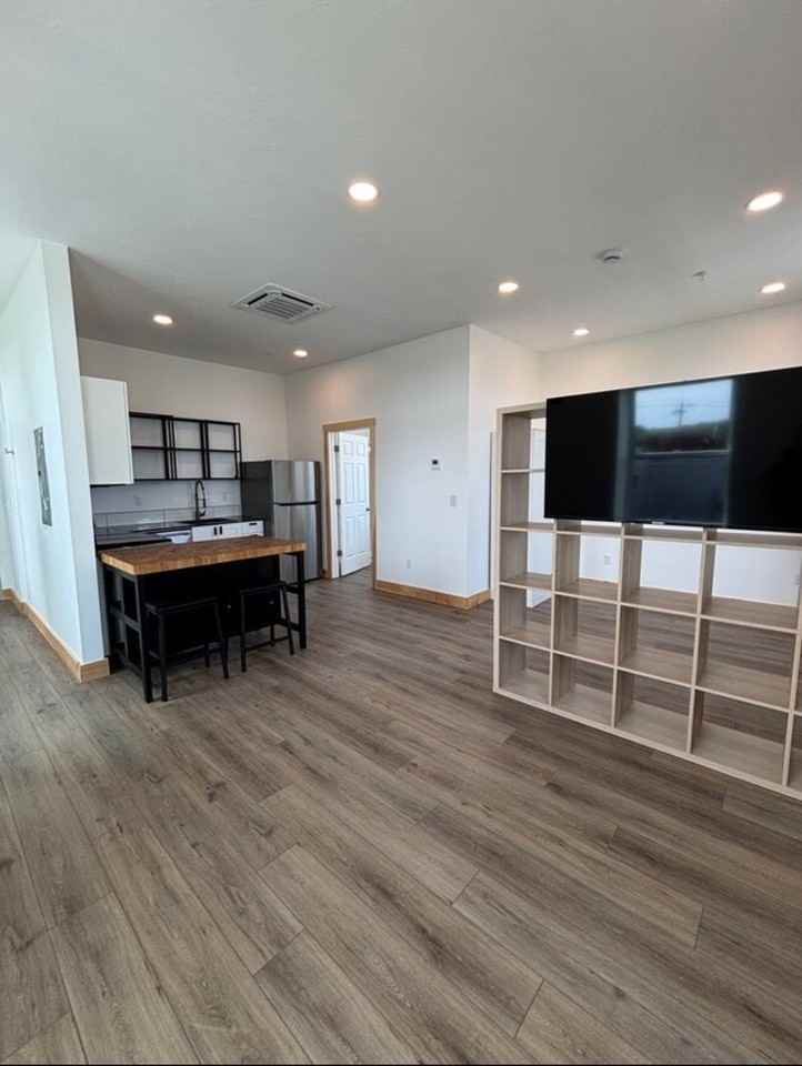 1190 Stafford Rd #3 - Photo 2 of 6