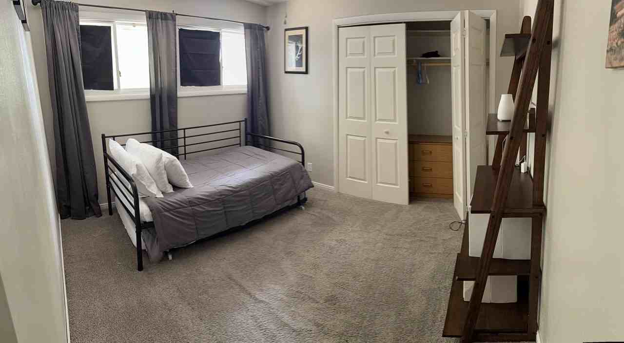 707 E 15th St - Photo 3 of 8