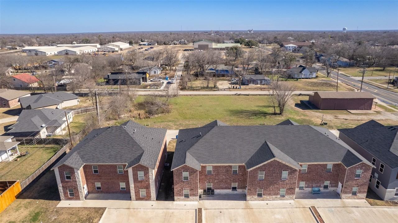 2311 Abilene St - Photo 3 of 17