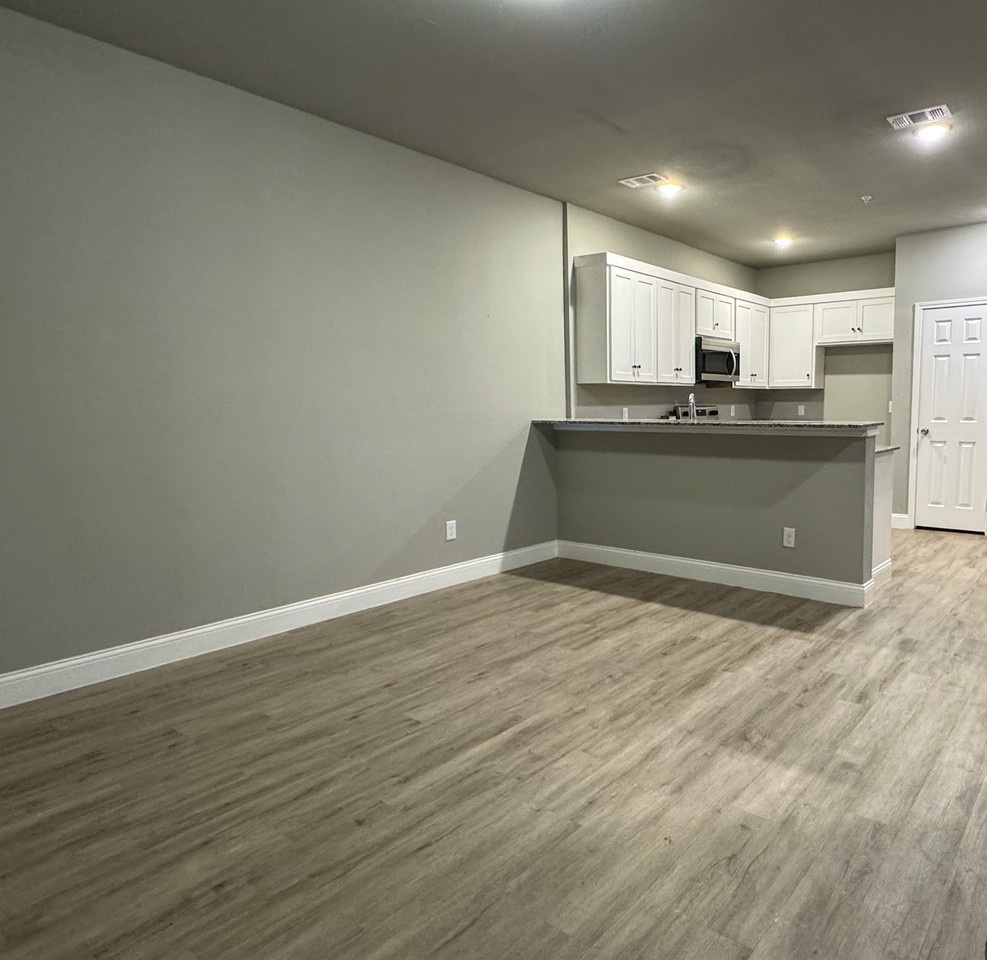 2311 Abilene St - Photo 6 of 17