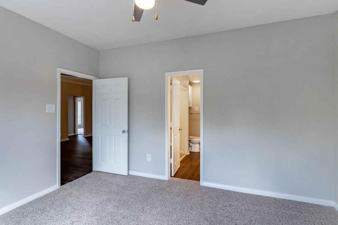 8787 Woodway Dr - Photo 4 of 14