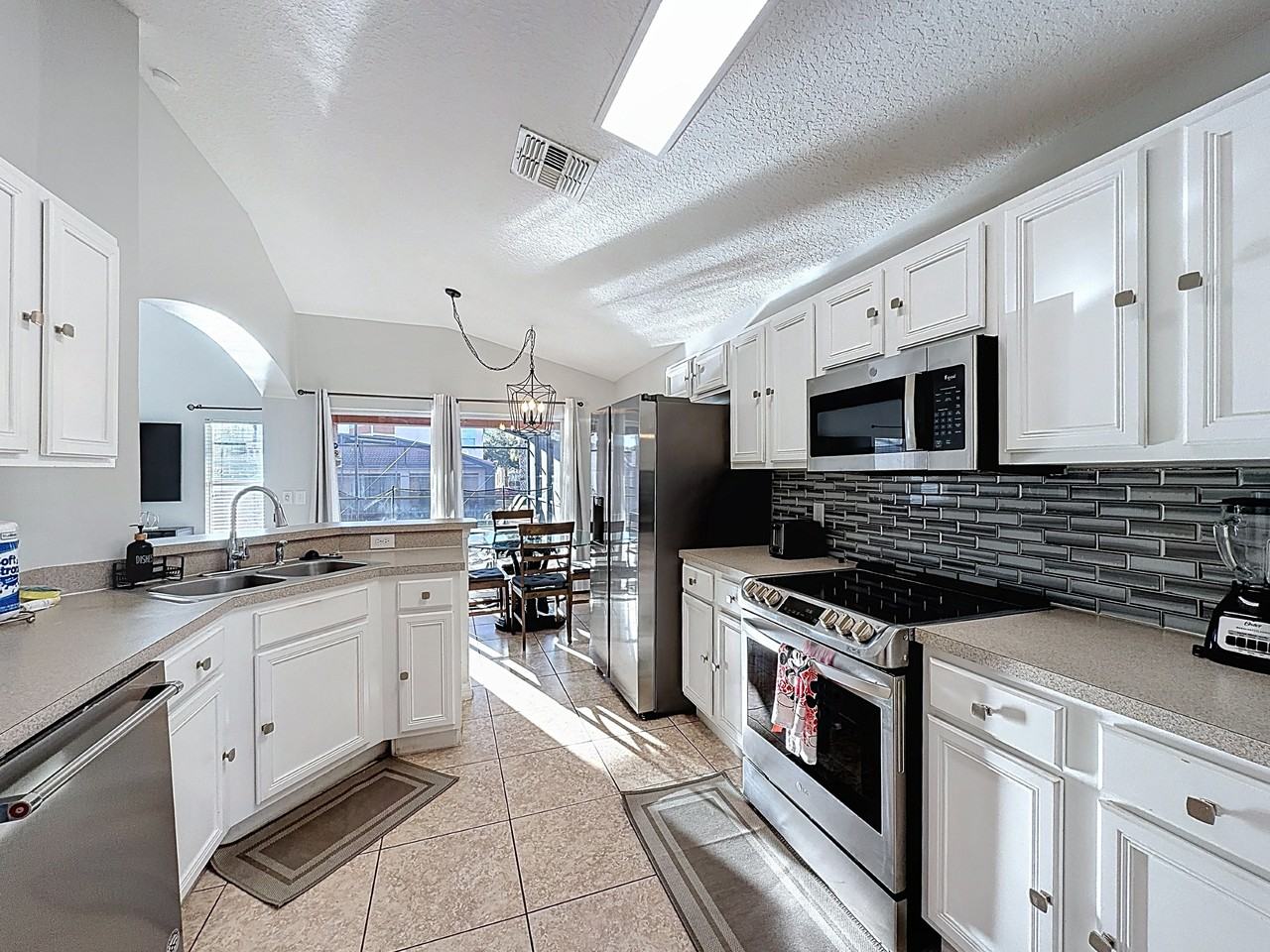 217 Sevilla Ave - Photo 3 of 21