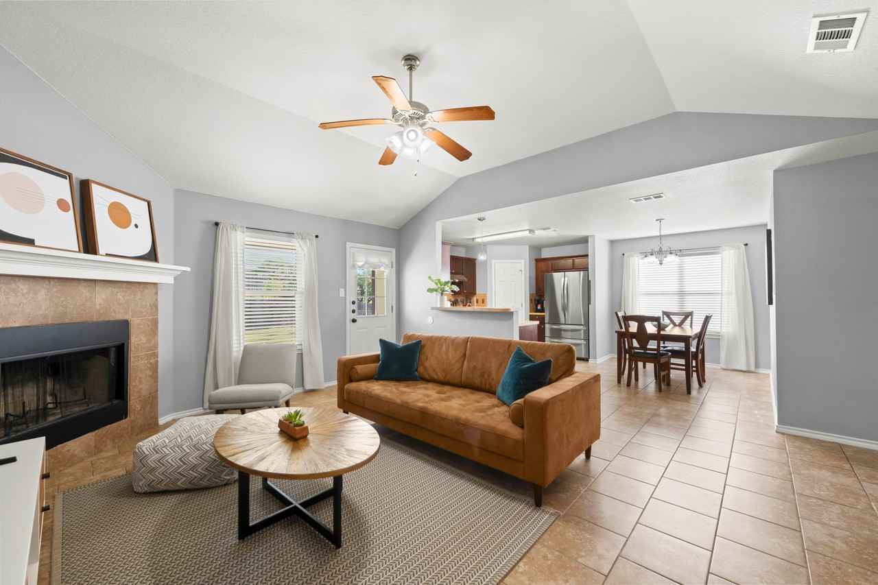 1508 Cline Dr - Photo 3 of 32