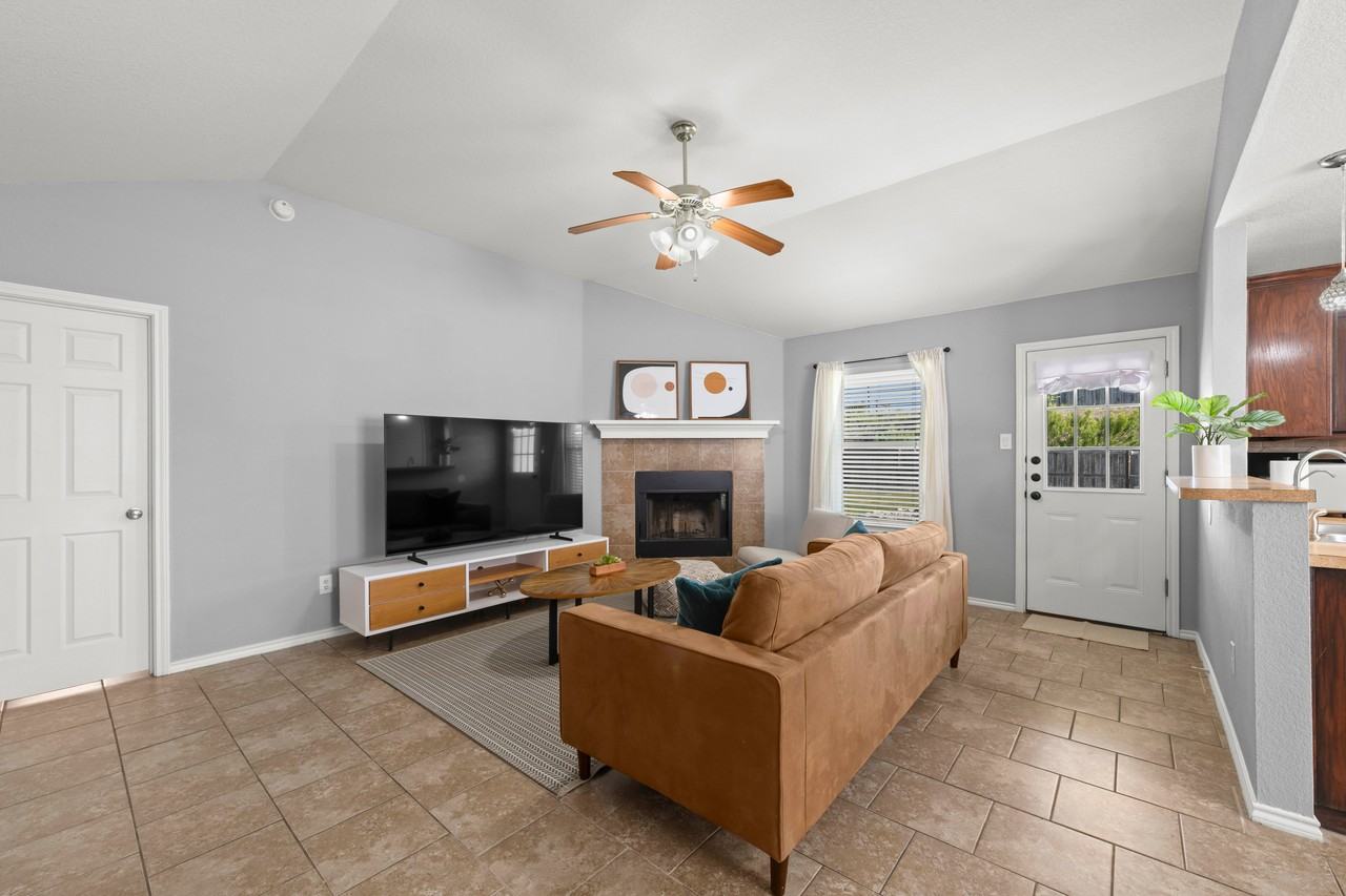 1508 Cline Dr - Photo 4 of 32