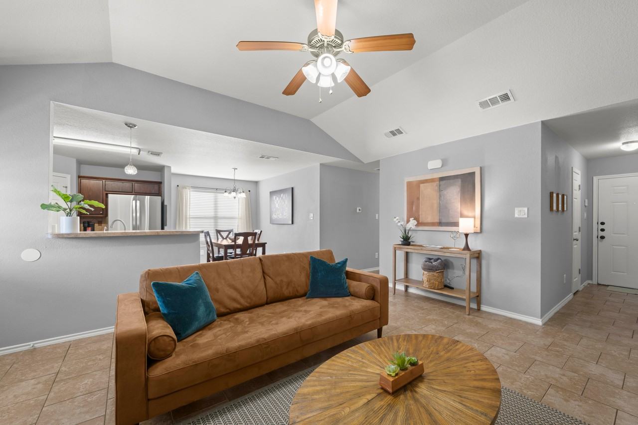 1508 Cline Dr - Photo 5 of 32