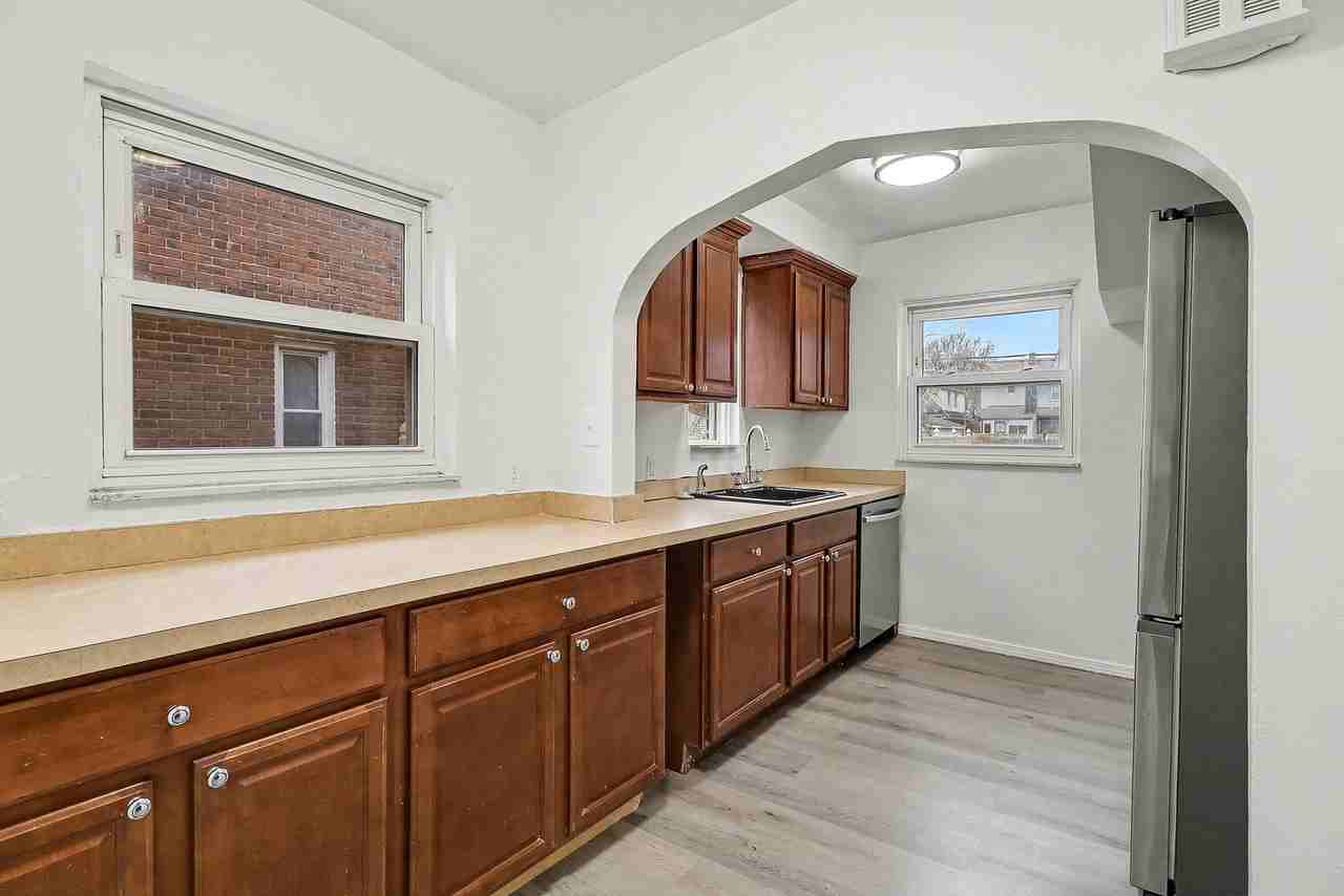 5959 Newport St - Photo 2 of 16