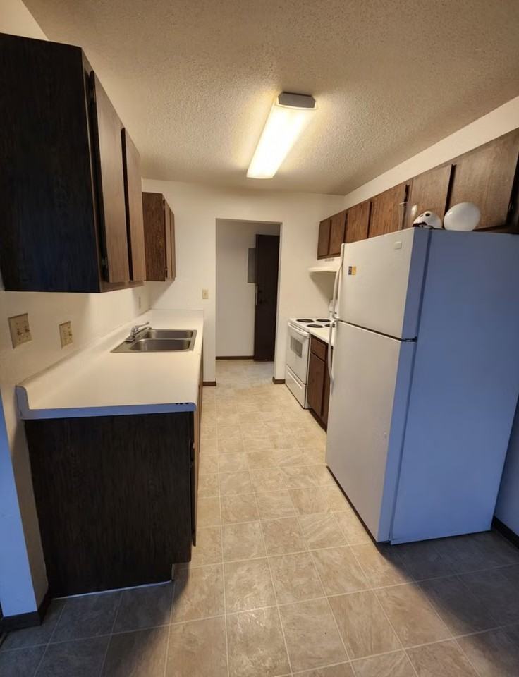 509 S Railroad Ave #3 - Photo 6 of 9