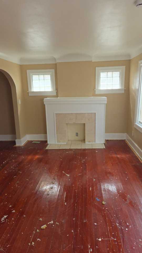 9124 Manor St - Photo 2 of 8