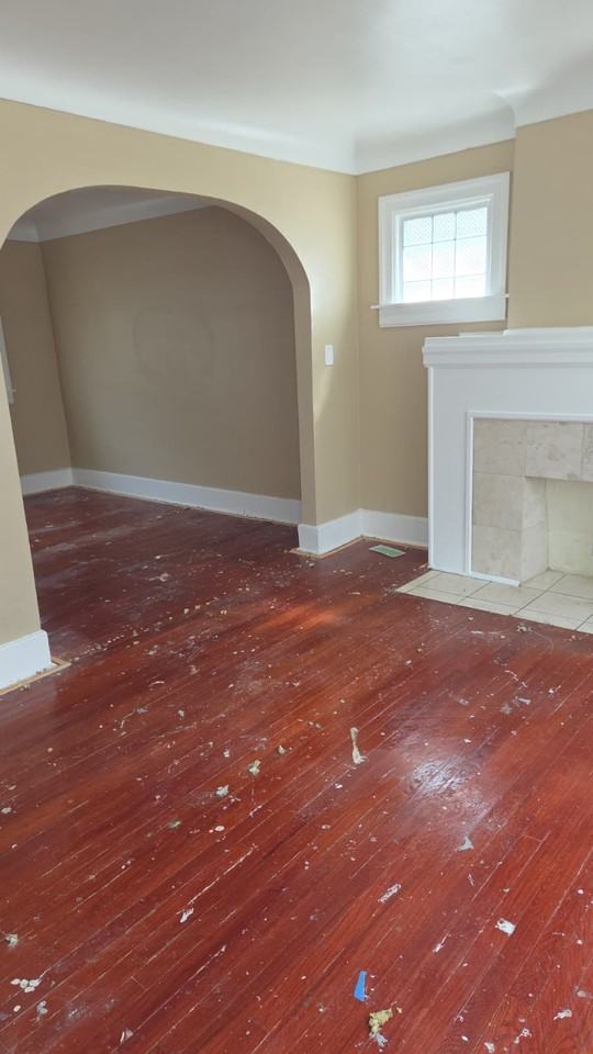 9124 Manor St - Photo 3 of 8