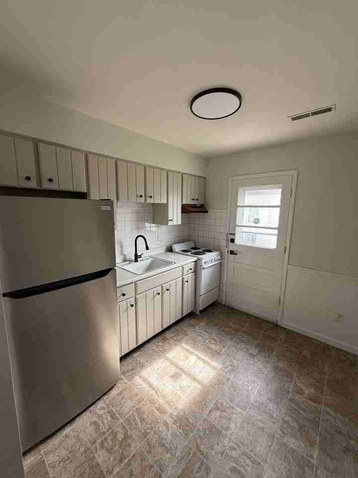 2714 Center St #C - Photo 2 of 17