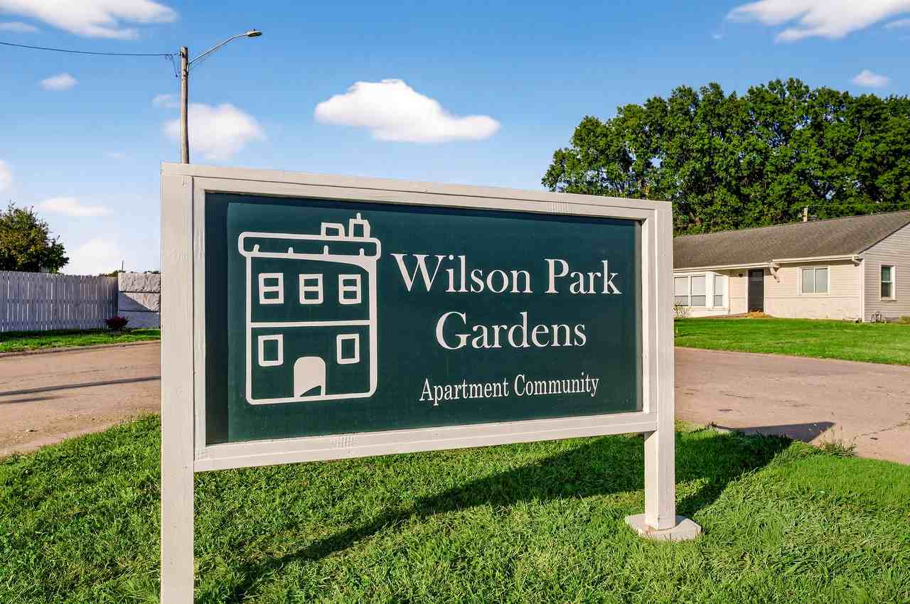 2714 Center St #C - Photo 4 of 17