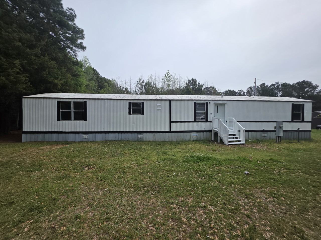 1120 Angela Pl - Photo 2 of 13