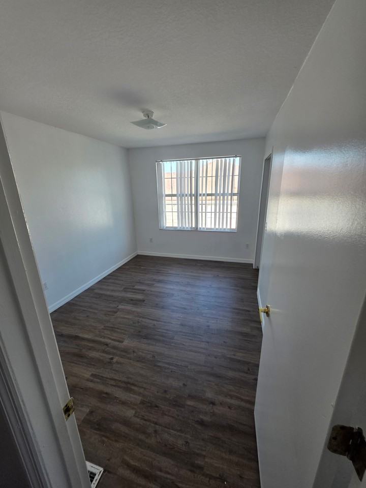 701 Caribbean Dr #A - Photo 4 of 7