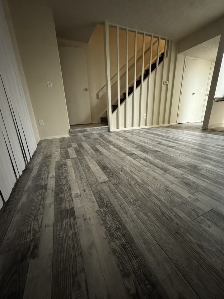 45 King Arthur Ct - Photo 3 of 10