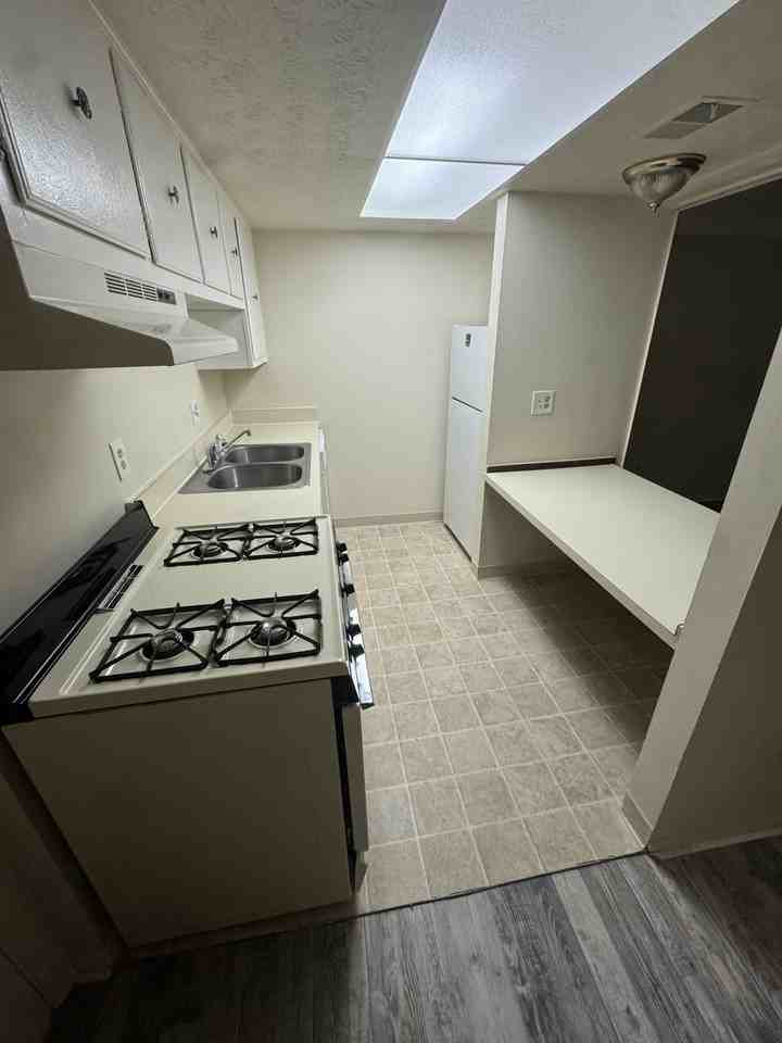 45 King Arthur Ct - Photo 5 of 10