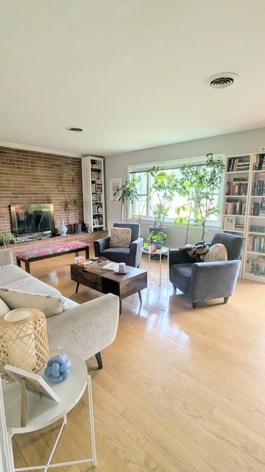 2343 Penrose Dr - Photo 3 of 28