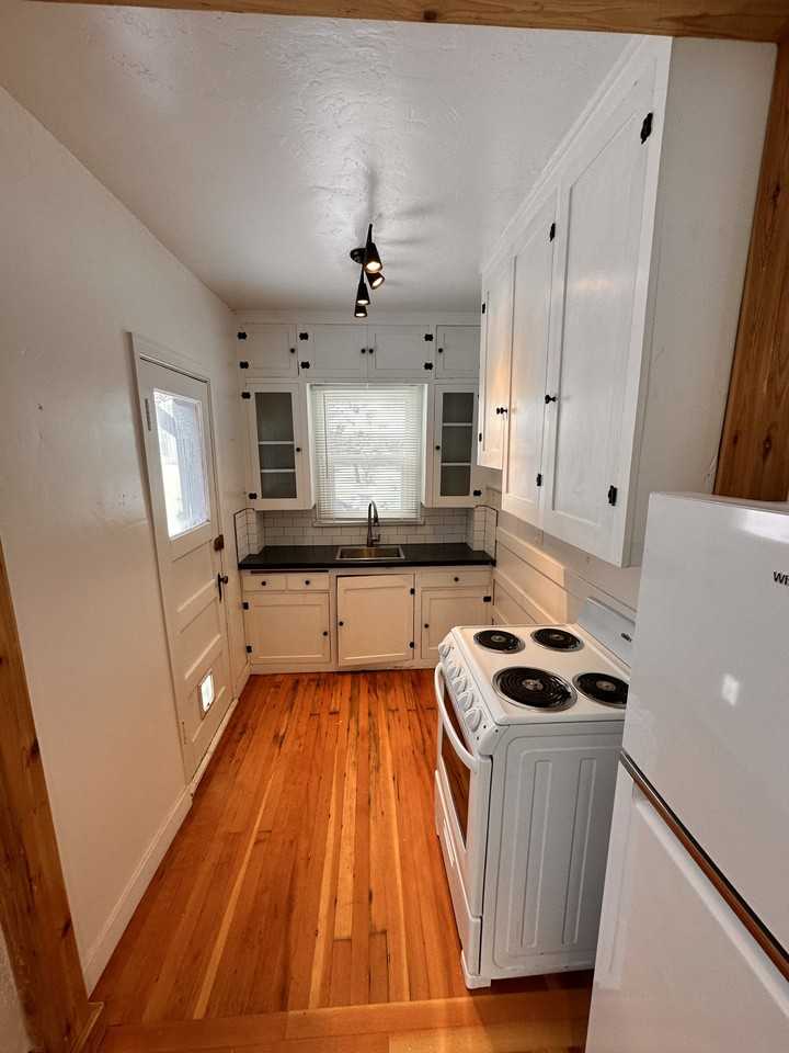 2445 Custer Ave #2 - Photo 2 of 9