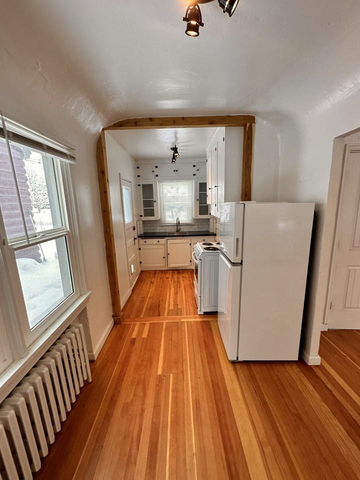 2445 Custer Ave #2 - Photo 3 of 9