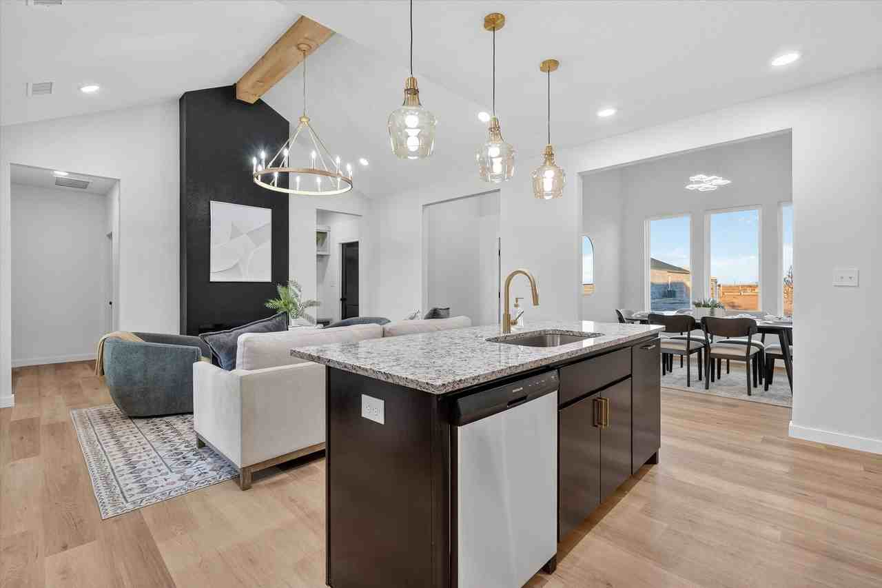 1415 Farmhouse Ave - Photo 2 of 24