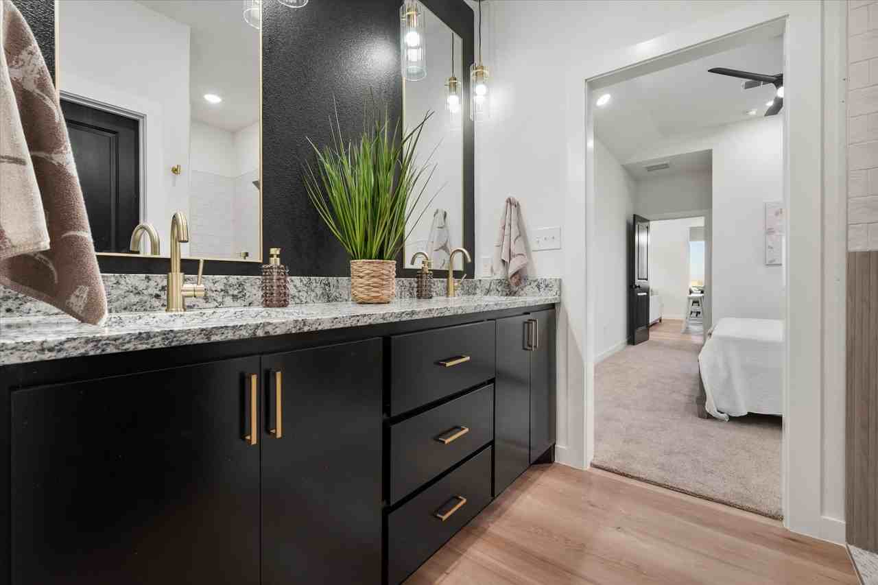 1415 Farmhouse Ave - Photo 5 of 24