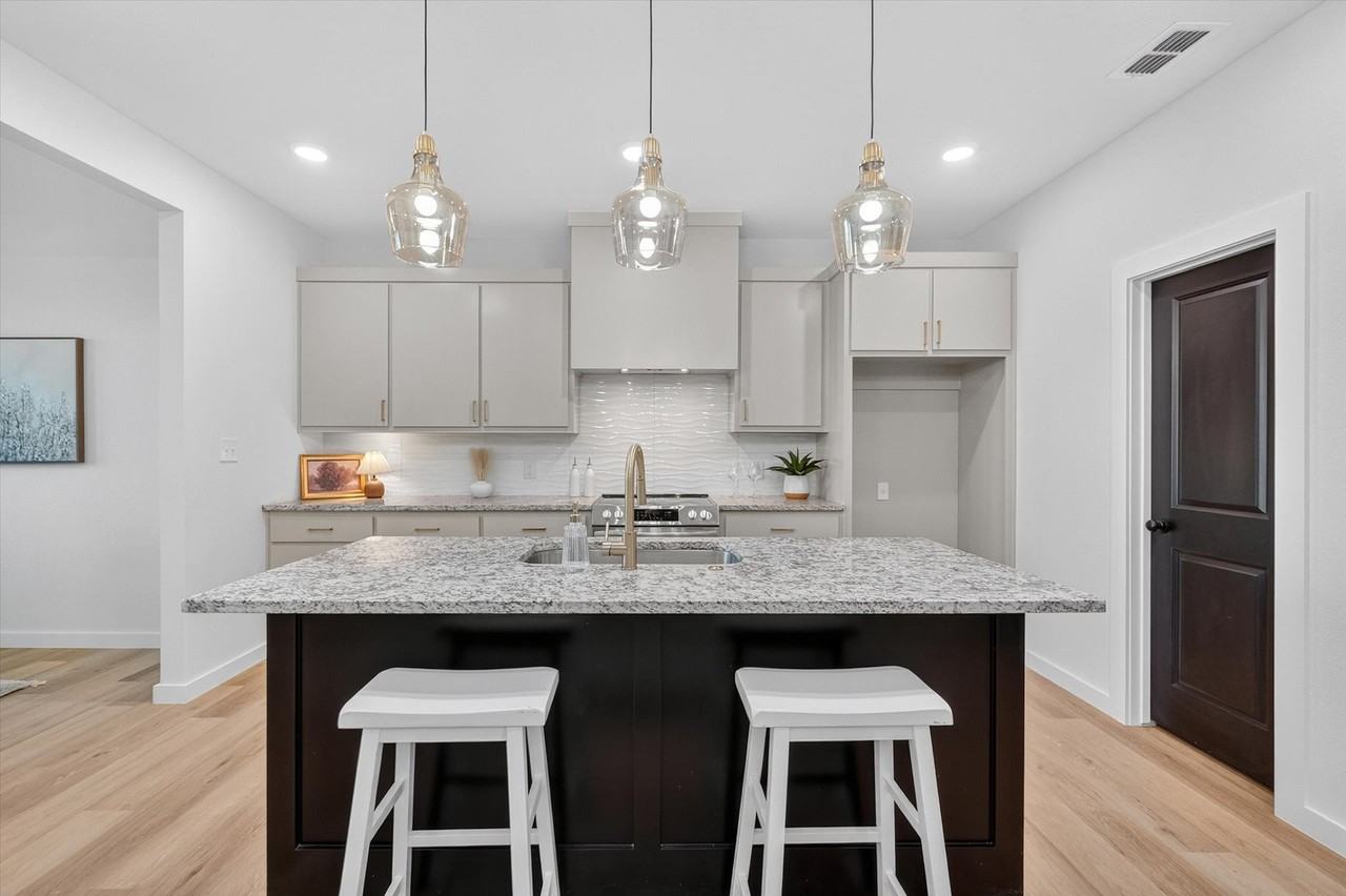 1415 Farmhouse Ave - Photo 7 of 24