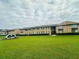 featured image of 2625 E Illinois Ave