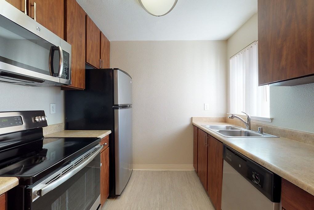 Boulevard - Photo 6 of 34