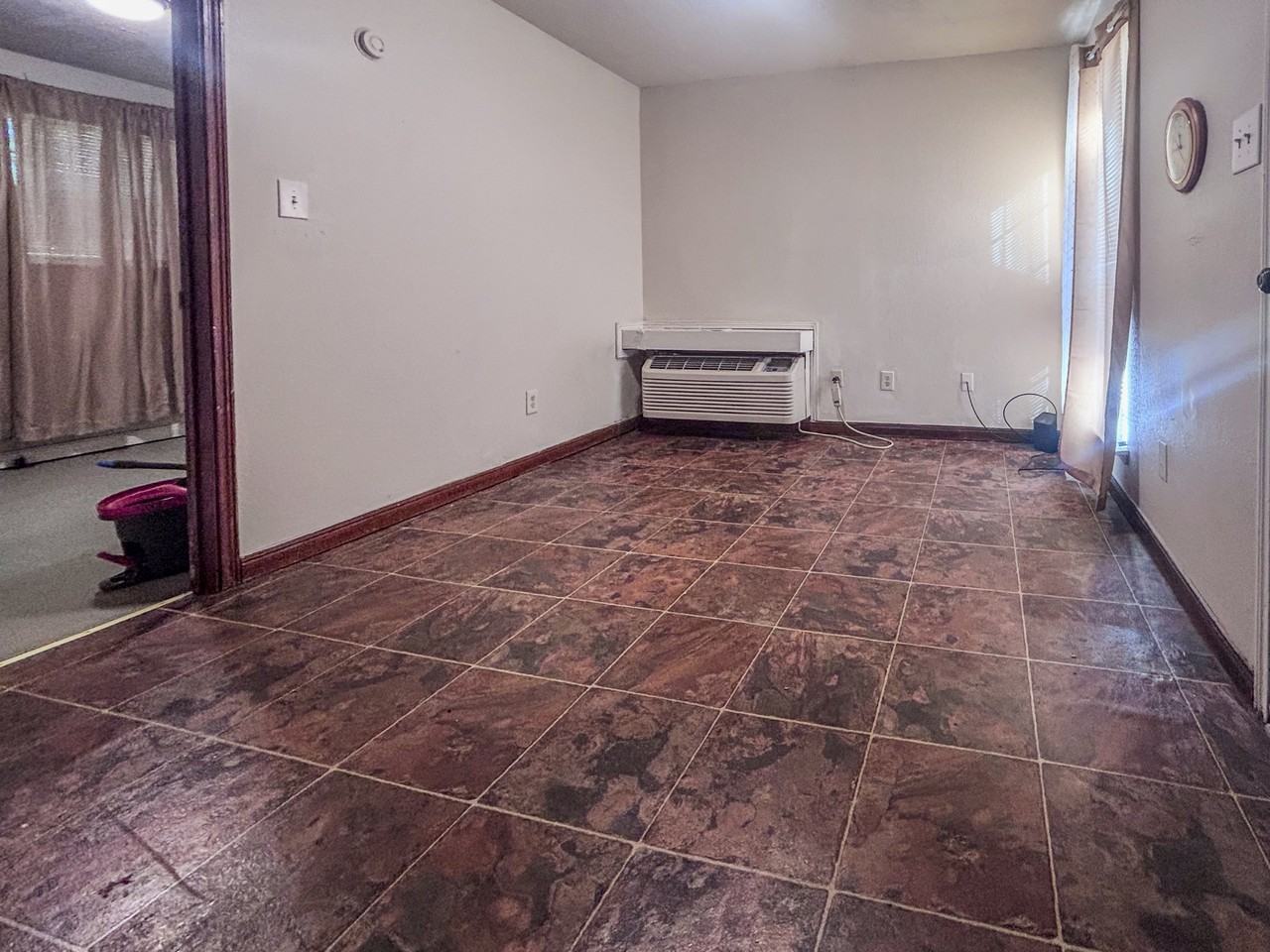 202 Rue Royale #D - Photo 5 of 8