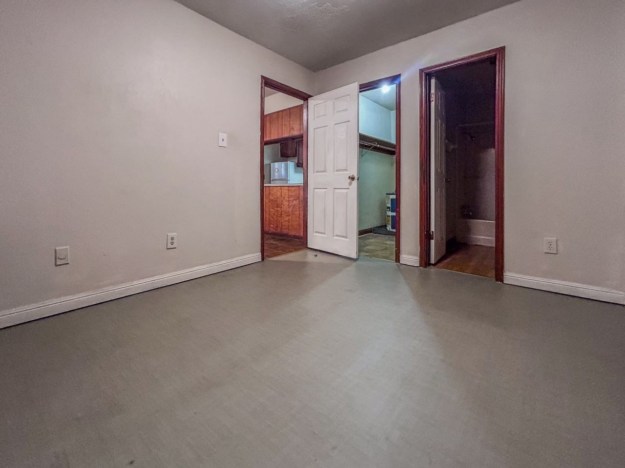 202 Rue Royale #D - Photo 6 of 8