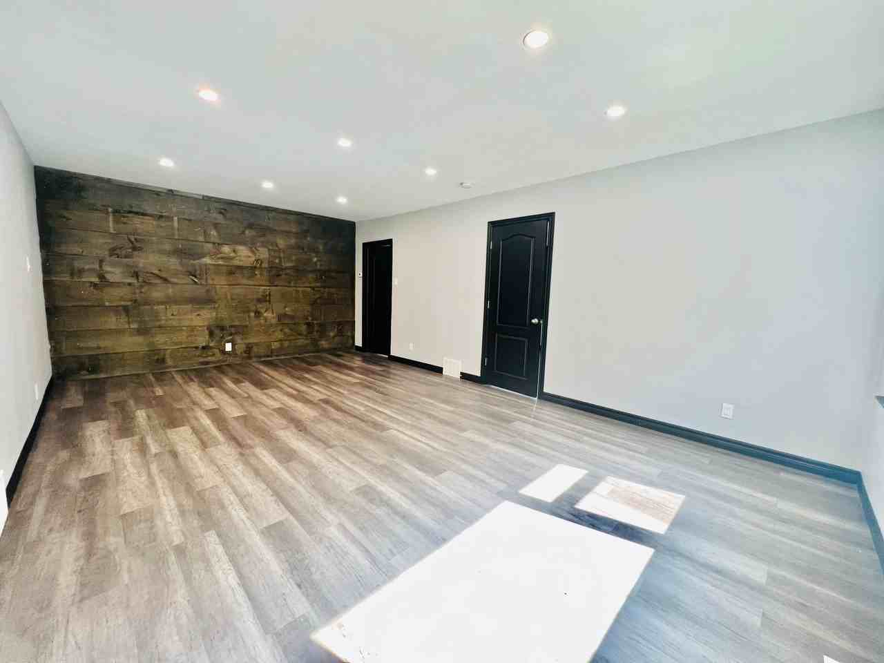 5791 Royal Manor Drive #5 - Photo 5 of 10