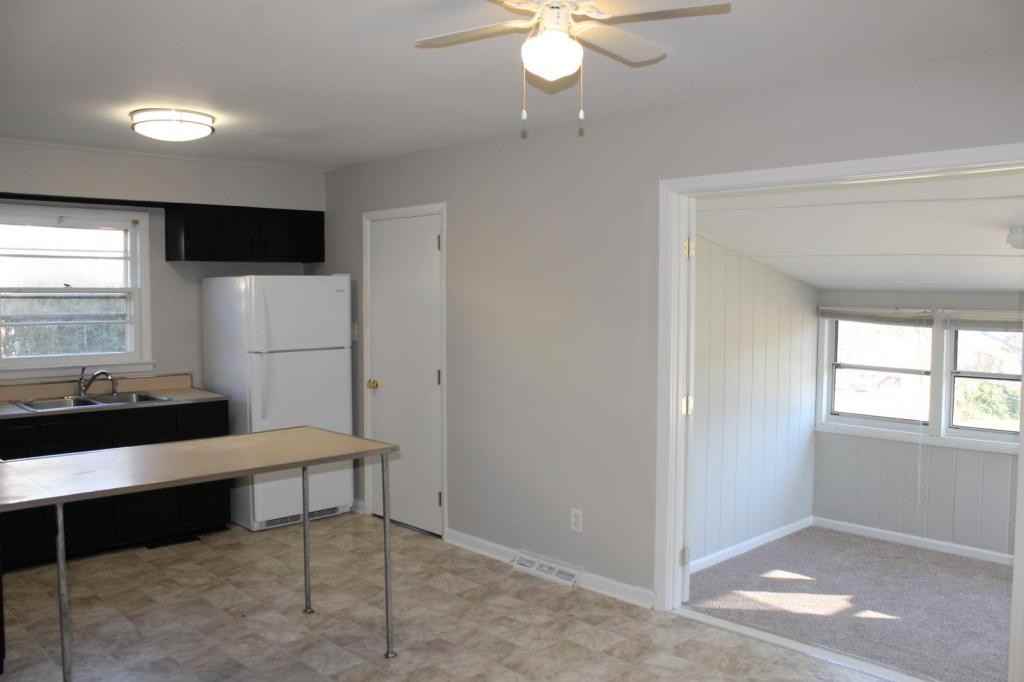 611 Mobile St - Photo 3 of 17