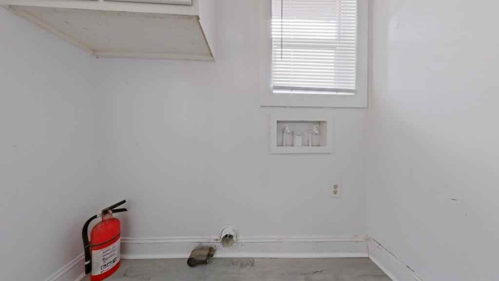 927 E Dayton Ave - Photo 4 of 10