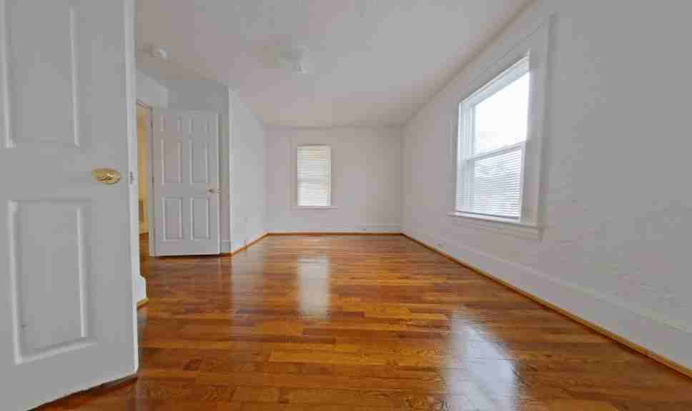 927 E Dayton Ave - Photo 7 of 10