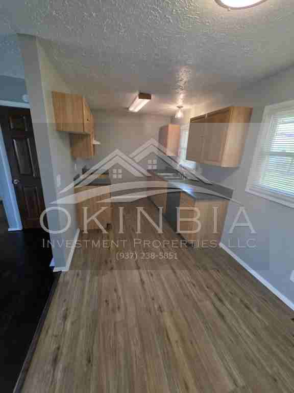 4915 Rockland Dr - Photo 6 of 23