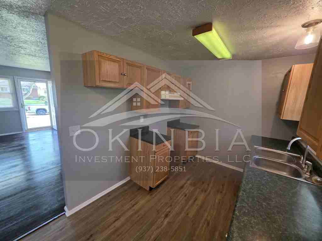 4915 Rockland Dr - Photo 7 of 23