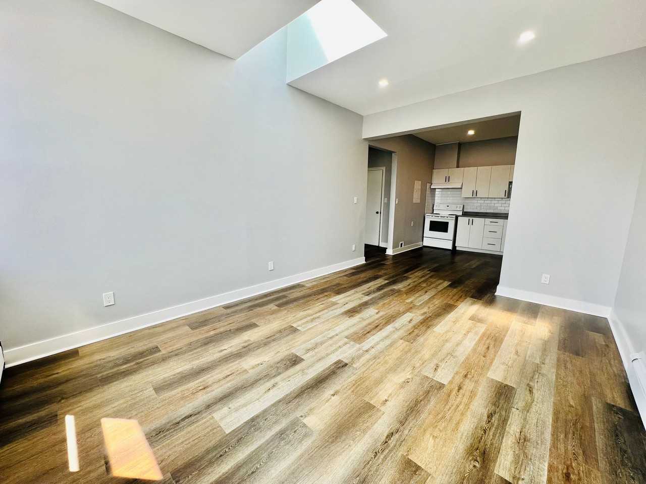 206 Jarvis Street #6 - Photo 3 of 11