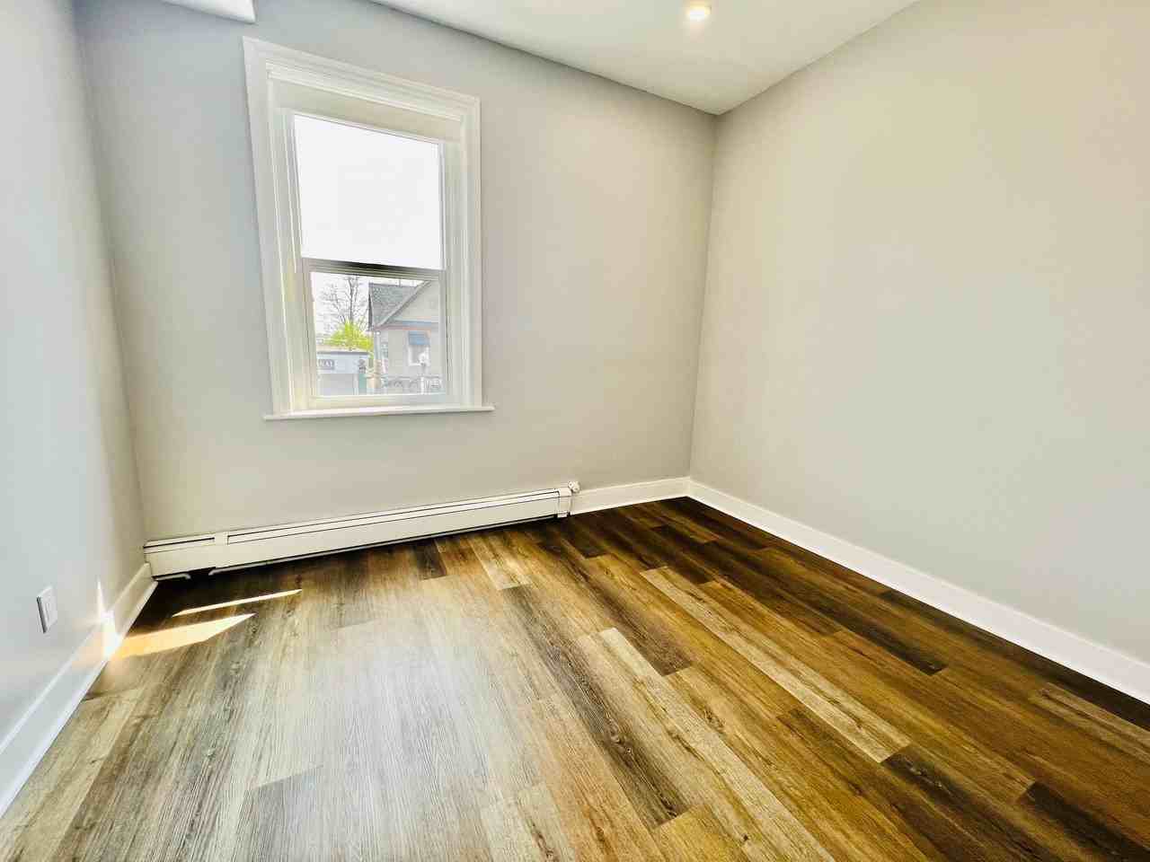 206 Jarvis Street #6 - Photo 7 of 11