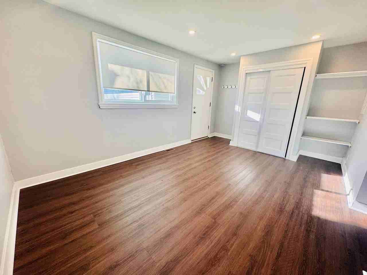 242 Carlton Street #3 - Photo 4 of 8