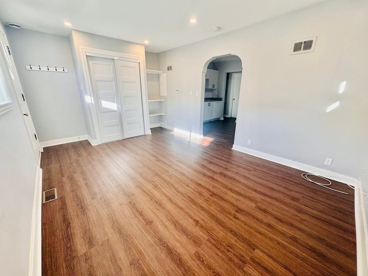 242 Carlton Street #3 - Photo 5 of 8