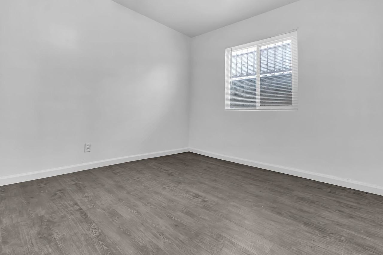 447 E 101st St #1 - Photo 5 of 10