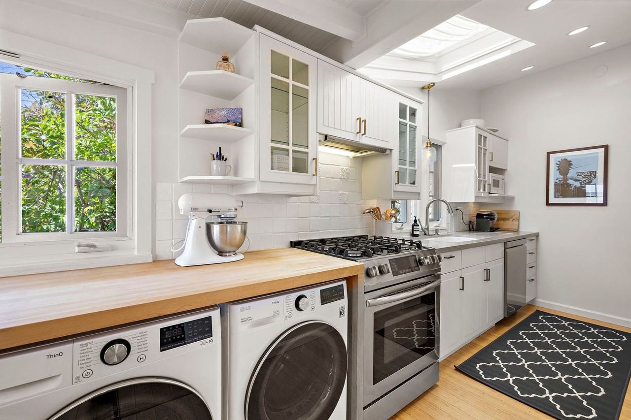 160 Ruby St - Photo 5 of 30