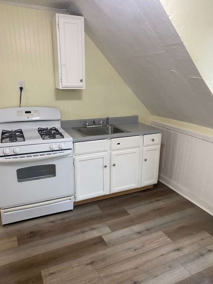 2219 W 103rd St - Photo 3 of 15