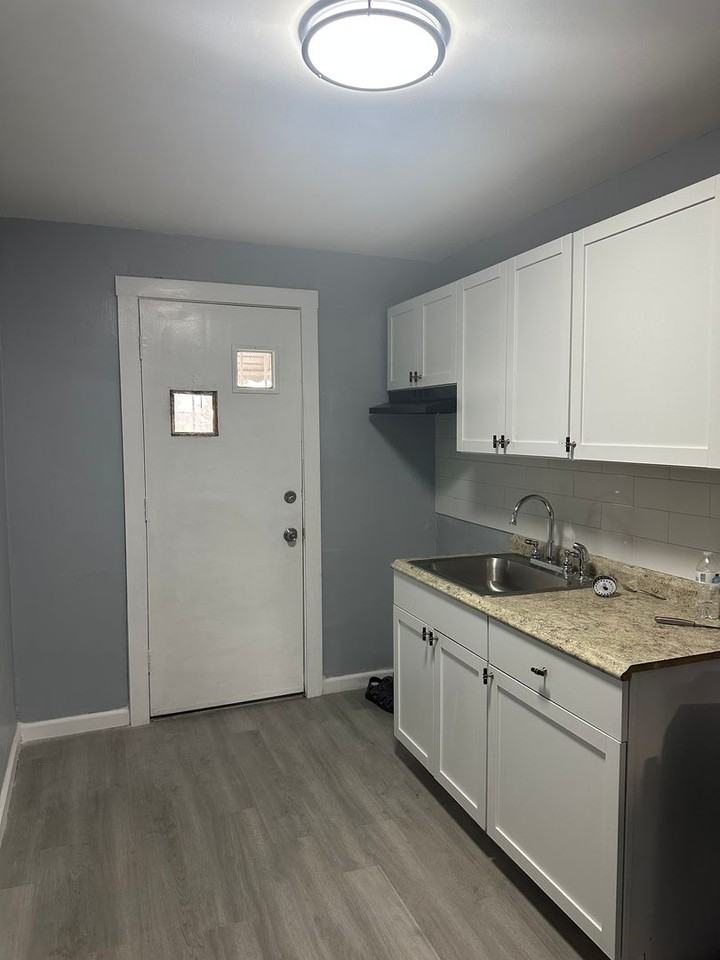 2706 E Federal St - Photo 4 of 5