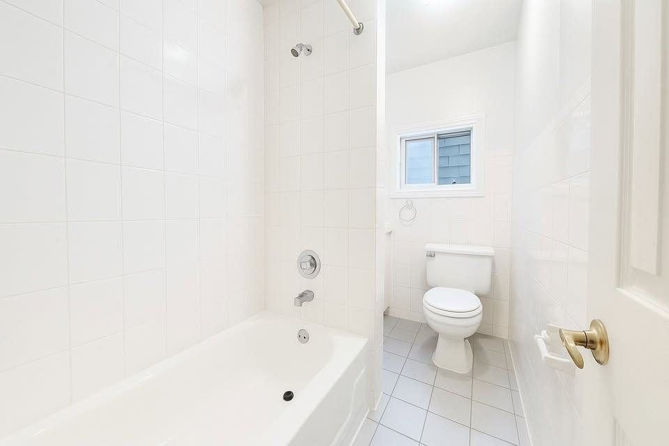 117 Earlscourt Avenue #2 - Photo 3 of 12