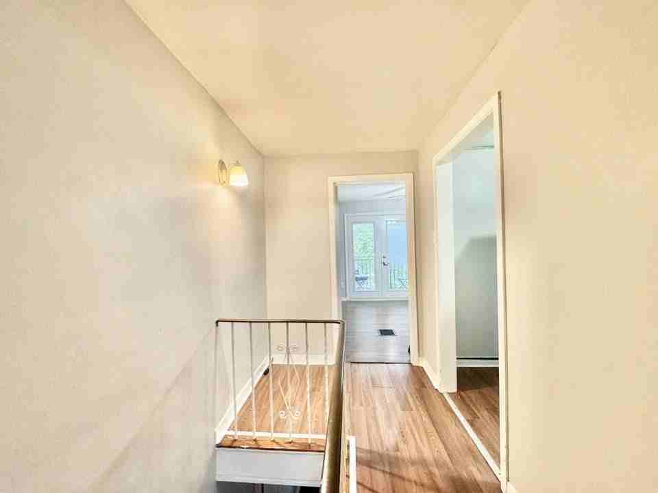 117 Earlscourt Avenue #2 - Photo 6 of 12