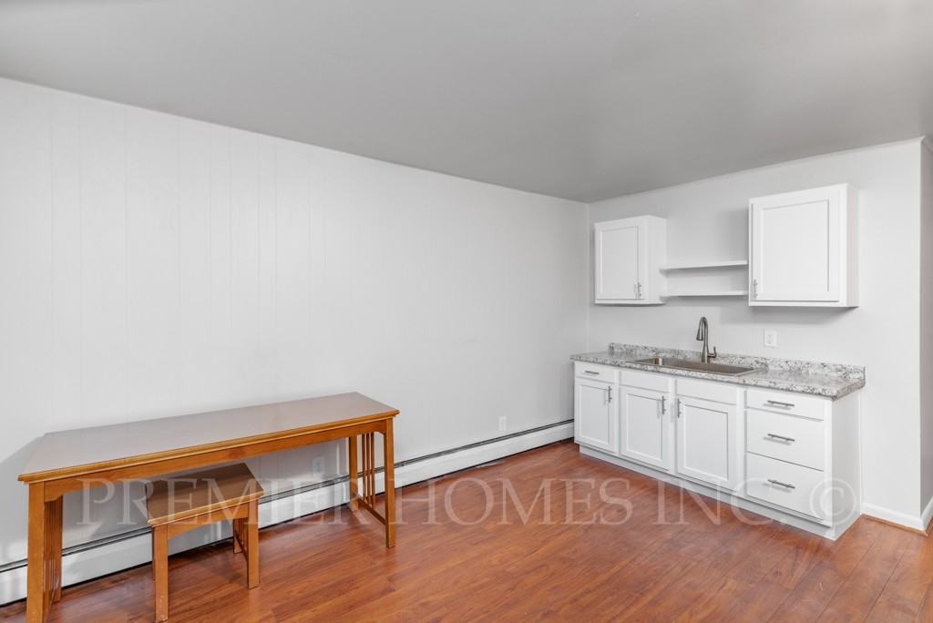714 S Wooster Ave #4 - Photo 5 of 8