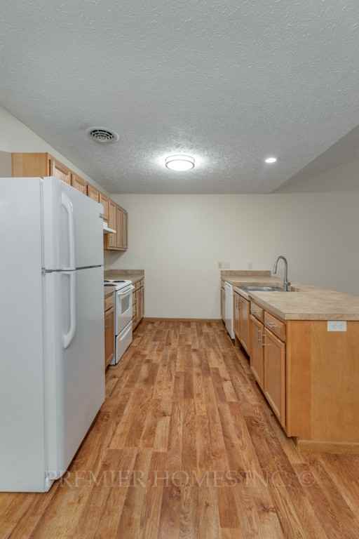 866 Serenity Ln - Photo 4 of 18