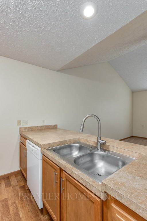 866 Serenity Ln - Photo 6 of 18